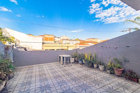 Casa à venda com 300m², 4 quartos e 2 vagas Casa à venda com 300m², 4 quartos e 2 vagasVaranda da suíte 2