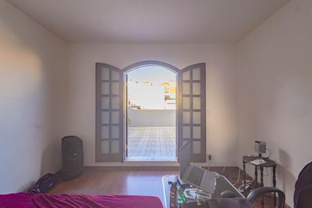 Casa à venda com 300m², 4 quartos e 2 vagas Casa à venda com 300m², 4 quartos e 2 vagasSuíte 2