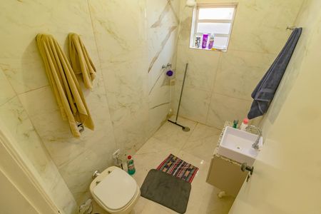 Casa à venda com 300m², 4 quartos e 2 vagas Casa à venda com 300m², 4 quartos e 2 vagasBanheiro da suíte 2