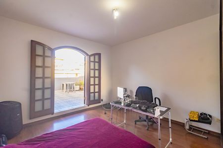 Casa à venda com 300m², 4 quartos e 2 vagas Casa à venda com 300m², 4 quartos e 2 vagasSuíte 2