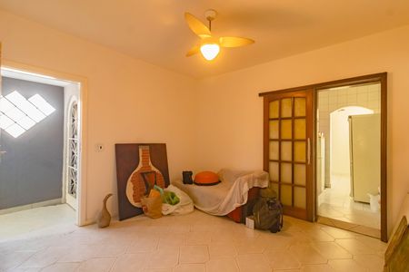 Casa à venda com 300m², 4 quartos e 2 vagas Casa à venda com 300m², 4 quartos e 2 vagasSala 2