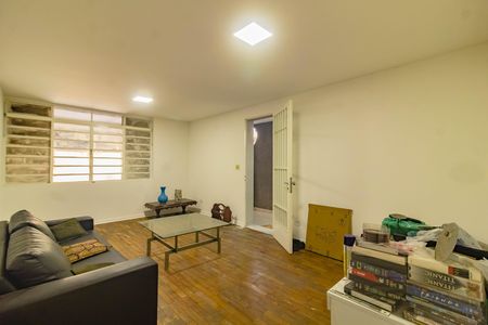 Casa à venda com 4 quartos, 300m² em Vila Imperio, São Paulo