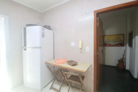 Cozinha de apartamento para alugar com 3 quartos, 236m² em Tortuga, Guarujá