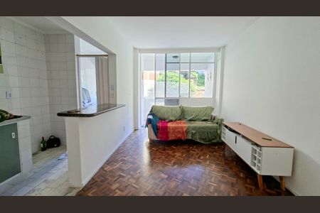 Sala  de apartamento para alugar com 1 quarto, 51m² em Brotas, Salvador