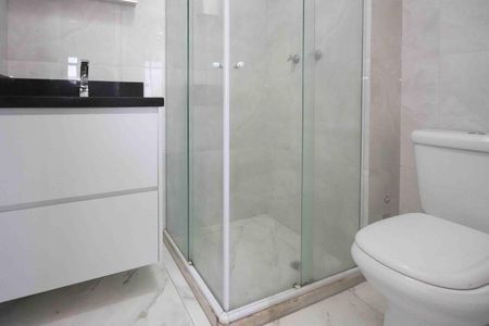Apartamento à venda com 45m², 2 quartos e 1 vaga Apartamento à venda com 45m², 2 quartos e 1 vagaBanheiro