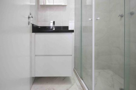 Apartamento à venda com 45m², 2 quartos e 1 vaga Apartamento à venda com 45m², 2 quartos e 1 vagaBanheiro