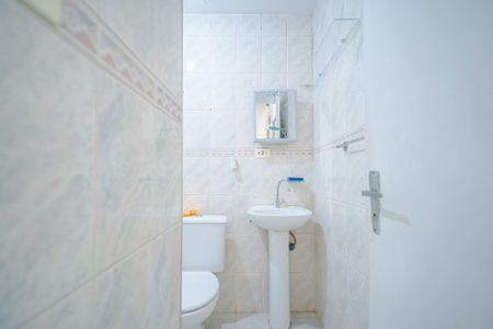 Apartamento à venda com 50m², 2 quartos e sem vaga Apartamento à venda com 50m², 2 quartos e sem vagaBanheiro