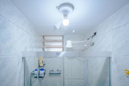 Banheiro de apartamento à venda com 2 quartos, 50m² em Rio Pequeno, São Paulo