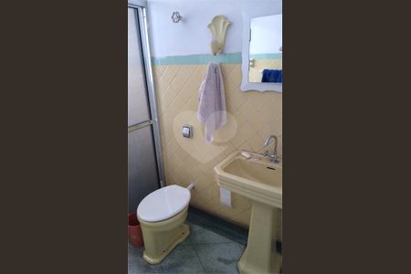 Casa à venda com 3 quartos, 248m² em Vila Bertioga, São Paulo
