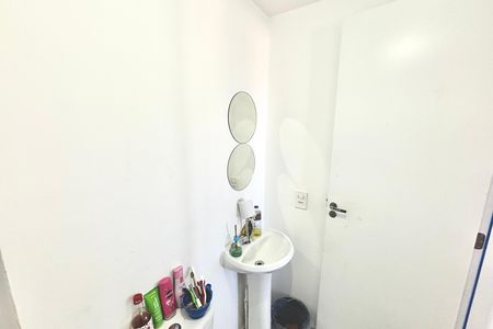 Banheiro de apartamento para alugar com 2 quartos, 32m² em Jardim Soares, São Paulo