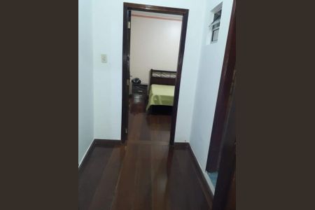 AREA INTERNA de casa à venda com 4 quartos, 196m² em Bela Vista, Osasco