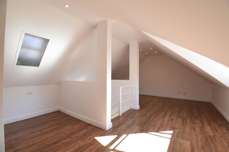 Casa de condomínio para alugar com 114m², 3 quartos e 2 vagasAtíco