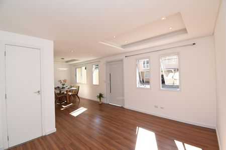 Casa de condomínio para alugar com 114m², 3 quartos e 2 vagasSala