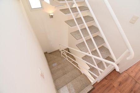 Casa de condomínio para alugar com 114m², 3 quartos e 2 vagasCorredor/Escadas