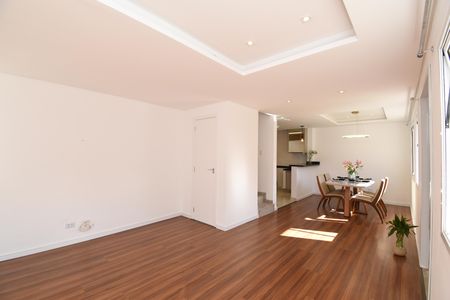 Casa de condomínio para alugar com 114m², 3 quartos e 2 vagasSala