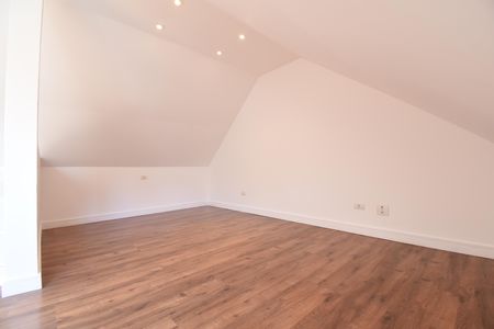 Casa de condomínio para alugar com 114m², 3 quartos e 2 vagasAtíco