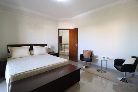Casa para alugar com 461m², 6 quartos e 5 vagasSuíte 2
