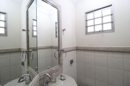 Casa para alugar com 461m², 6 quartos e 5 vagasLavabo