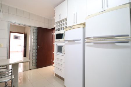 Casa para alugar com 461m², 6 quartos e 5 vagasCozinha