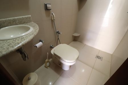 Casa para alugar com 461m², 6 quartos e 5 vagasBanheiro da Suíte 4