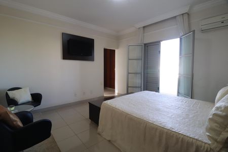 Casa para alugar com 461m², 6 quartos e 5 vagasSuíte 2