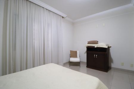 Casa para alugar com 461m², 6 quartos e 5 vagasSuíte 3