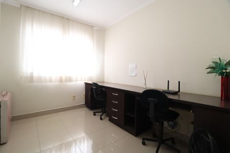 Casa para alugar com 461m², 6 quartos e 5 vagasEscritório