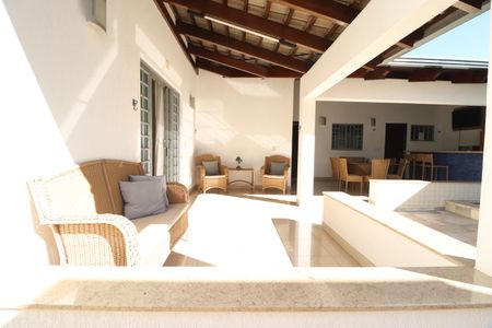 Casa para alugar com 461m², 6 quartos e 5 vagasPiscina