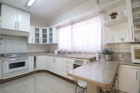 Casa para alugar com 461m², 6 quartos e 5 vagasCozinha