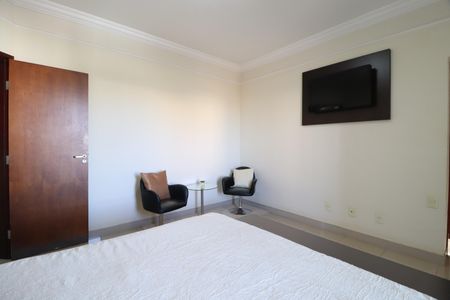 Casa para alugar com 461m², 6 quartos e 5 vagasSuíte 2