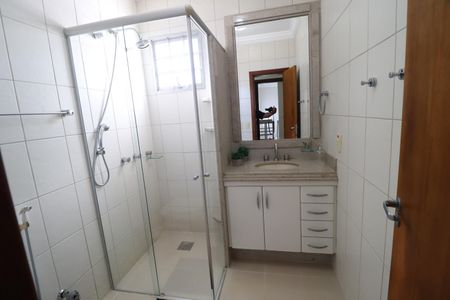 Casa para alugar com 461m², 6 quartos e 5 vagasBanheiro da Suíte 3