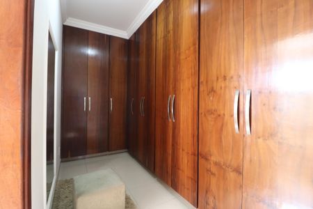 Casa para alugar com 461m², 6 quartos e 5 vagasCloset da Suíte 2