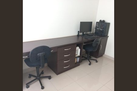 Casa para alugar com 5 quartos, 461m² em Santa Mônica, Uberlândia