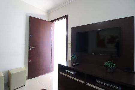 Sala de TV de casa para alugar com 6 quartos, 461m² em Santa Mônica, Uberlândia