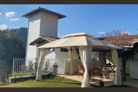 Casa de condomínio à venda com 300m², 4 quartos e 4 vagas