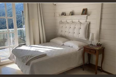 Casa de condomínio à venda com 300m², 4 quartos e 4 vagas