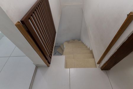 Escada de casa para alugar com 3 quartos, 180m² em Jardim Filhos da Terra, São Paulo