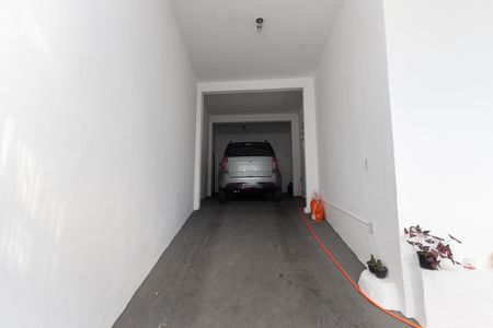 Garagem de casa para alugar com 3 quartos, 180m² em Jardim Filhos da Terra, São Paulo