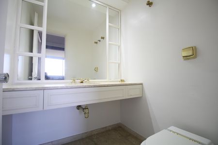 Apartamento para alugar com 200m², 5 quartos e 2 vagasLavabo