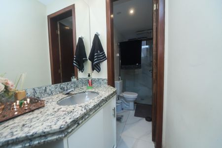Apartamento à venda com 100m², 3 quartos e 2 vagas Apartamento à venda com 100m², 3 quartos e 2 vagasBanheiro Social