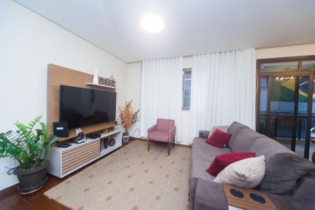 Apartamento à venda com 100m², 3 quartos e 2 vagas Apartamento à venda com 100m², 3 quartos e 2 vagasSala de TV