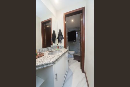Apartamento à venda com 100m², 3 quartos e 2 vagas Apartamento à venda com 100m², 3 quartos e 2 vagasBanheiro Social