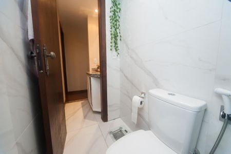 Apartamento à venda com 100m², 3 quartos e 2 vagas Apartamento à venda com 100m², 3 quartos e 2 vagasBanheiro Social