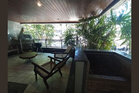 Apartamento à venda com 185m², 3 quartos e 2 vagas Apartamento à venda com 185m², 3 quartos e 2 vagasVaranda