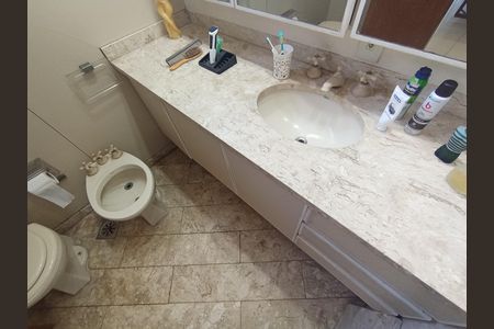 Apartamento à venda com 185m², 3 quartos e 2 vagas Apartamento à venda com 185m², 3 quartos e 2 vagasBanheiro quarto 1