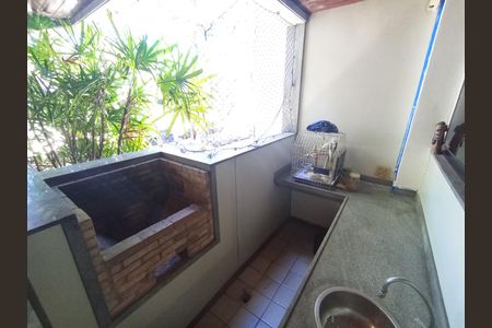 Apartamento à venda com 185m², 3 quartos e 2 vagas Apartamento à venda com 185m², 3 quartos e 2 vagasChurrasqueira