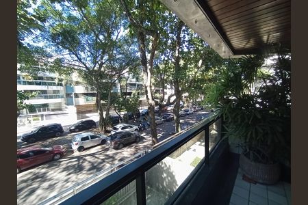 Apartamento à venda com 185m², 3 quartos e 2 vagas Apartamento à venda com 185m², 3 quartos e 2 vagasVista da varanda