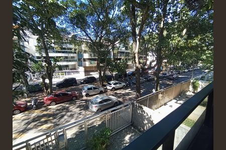 Apartamento à venda com 185m², 3 quartos e 2 vagas Apartamento à venda com 185m², 3 quartos e 2 vagasVista da varanda