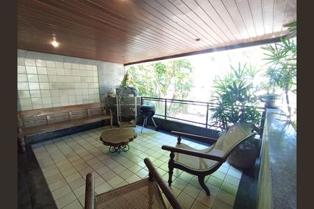 Apartamento à venda com 185m², 3 quartos e 2 vagas Apartamento à venda com 185m², 3 quartos e 2 vagasVaranda