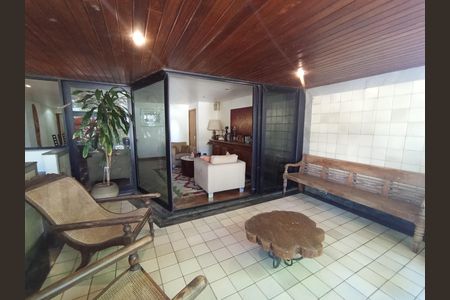 Apartamento à venda com 185m², 3 quartos e 2 vagas Apartamento à venda com 185m², 3 quartos e 2 vagasVaranda